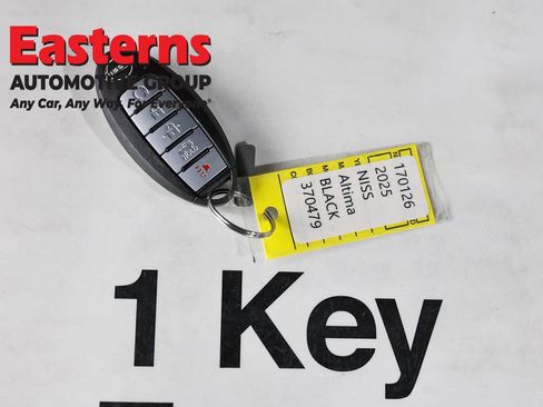 Used 2025 Nissan Altima 2.5 SV FWD image 25