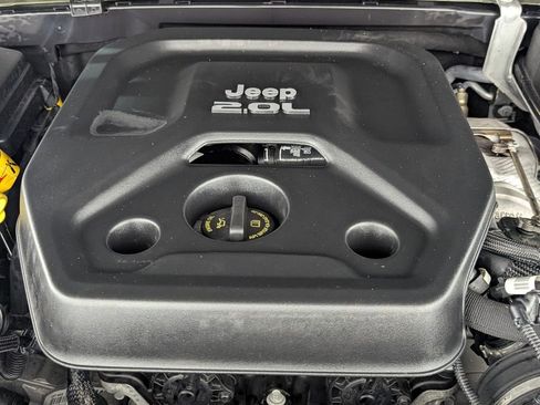 Used 2023 Jeep Wrangler Unlimited Sahara AWD/4WD image 12