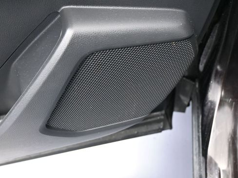 Used 2021 Toyota Highlander XLE image 14