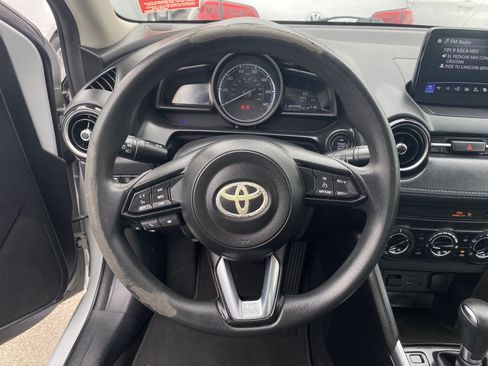 Used 2019 Toyota Yaris LE FWD image 12