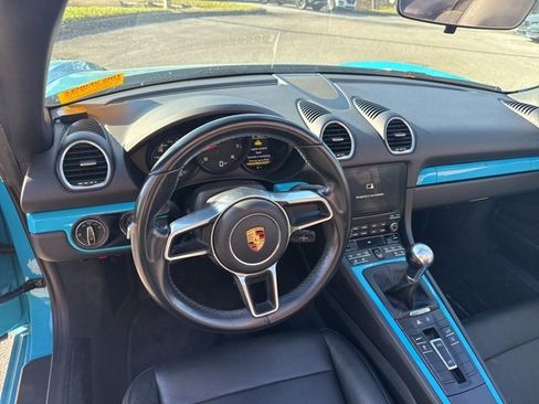 Used 2017 Porsche 718 Boxster image 11
