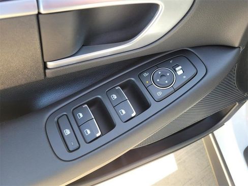 Used 2025 Hyundai Sonata SE image 22