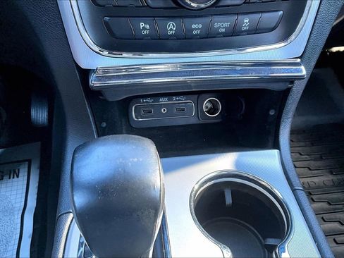 Used 2018 Jeep Grand Cherokee Limited image 15