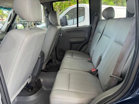 Used 2005 Jeep Liberty Renegade w/ Luxury Group AWD/4WD image 20