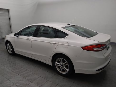 Used 2018 Ford Fusion SE FWD image 3