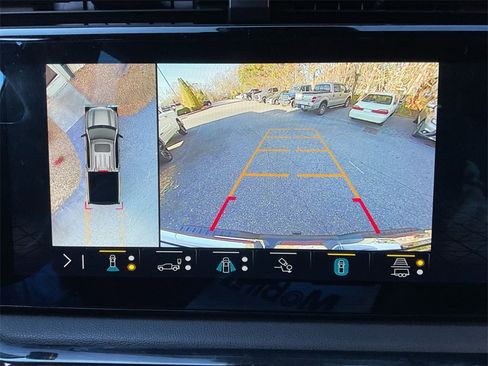 Used 2023 GMC Sierra 1500 AT4 w/ Technology Package image 22