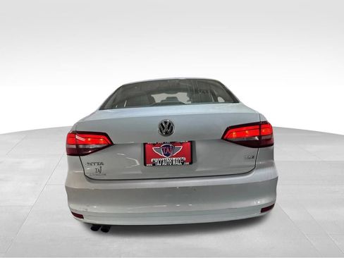 Used 2017 Volkswagen Jetta S image 6