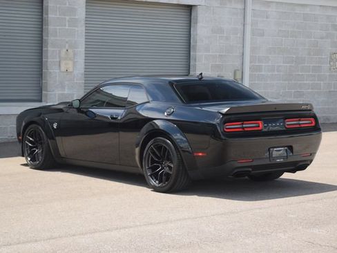 Used 2018 Dodge Challenger SRT Hellcat RWD image 22