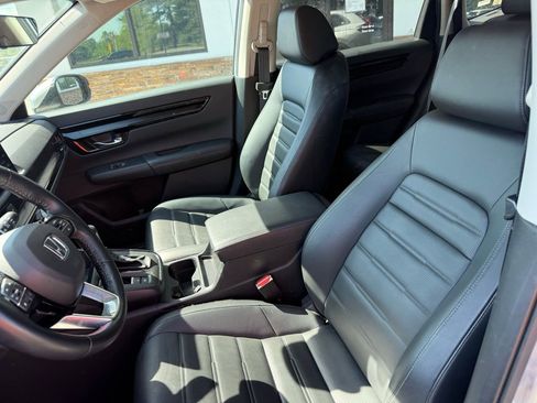 Used 2025 Honda CR-V EX-L image 3