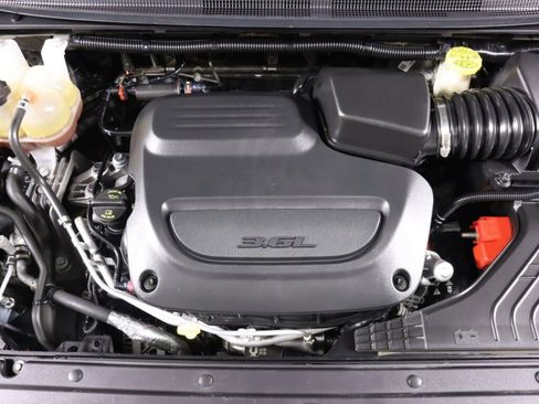 Used 2021 Chrysler Pacifica Touring-L w/ S Appearance Package image 43