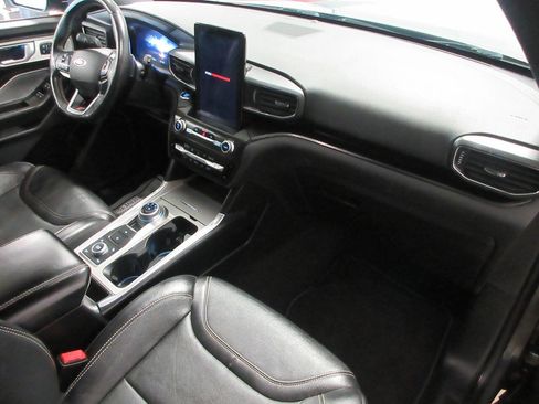 Used 2020 Ford Explorer ST w/ Premium Technology Package image 16