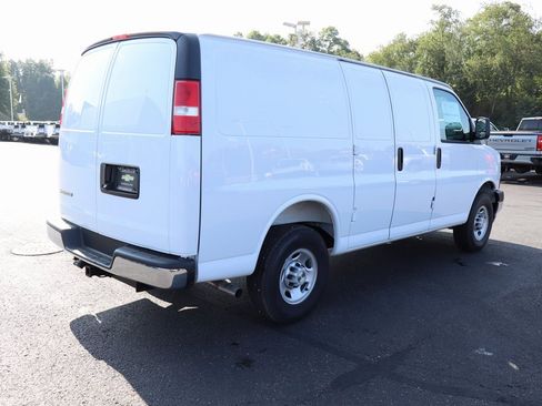 New 2025 Chevrolet Express 2500 Work Van w/ Driver Convenience Package image 25