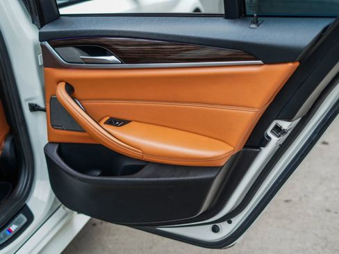 Used 2019 BMW 540i xDrive w/ M Sport Package image 31