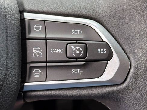Used 2024 Jeep Compass Limited w/ Sun and Sound Group AWD/4WD image 17