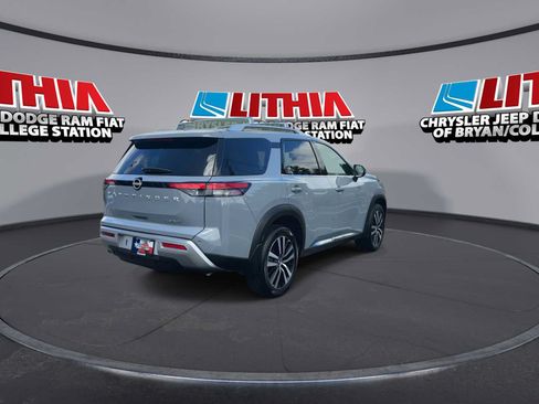 Used 2024 Nissan Pathfinder Platinum w/ Cargo Package FWD image 8