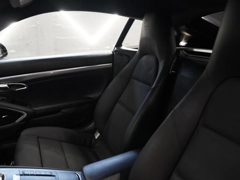 Used 2016 Porsche Cayman RWD image 17