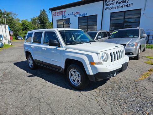 Used 2014 Jeep Patriot Sport w/ Power Value Group image 1