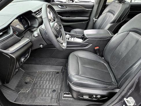 Used 2023 Jeep Grand Cherokee L Overland image 9