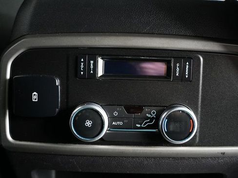 Used 2019 Ford Expedition Max XLT image 15