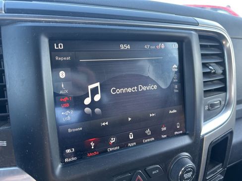 Used 2018 RAM 1500 SLT image 17