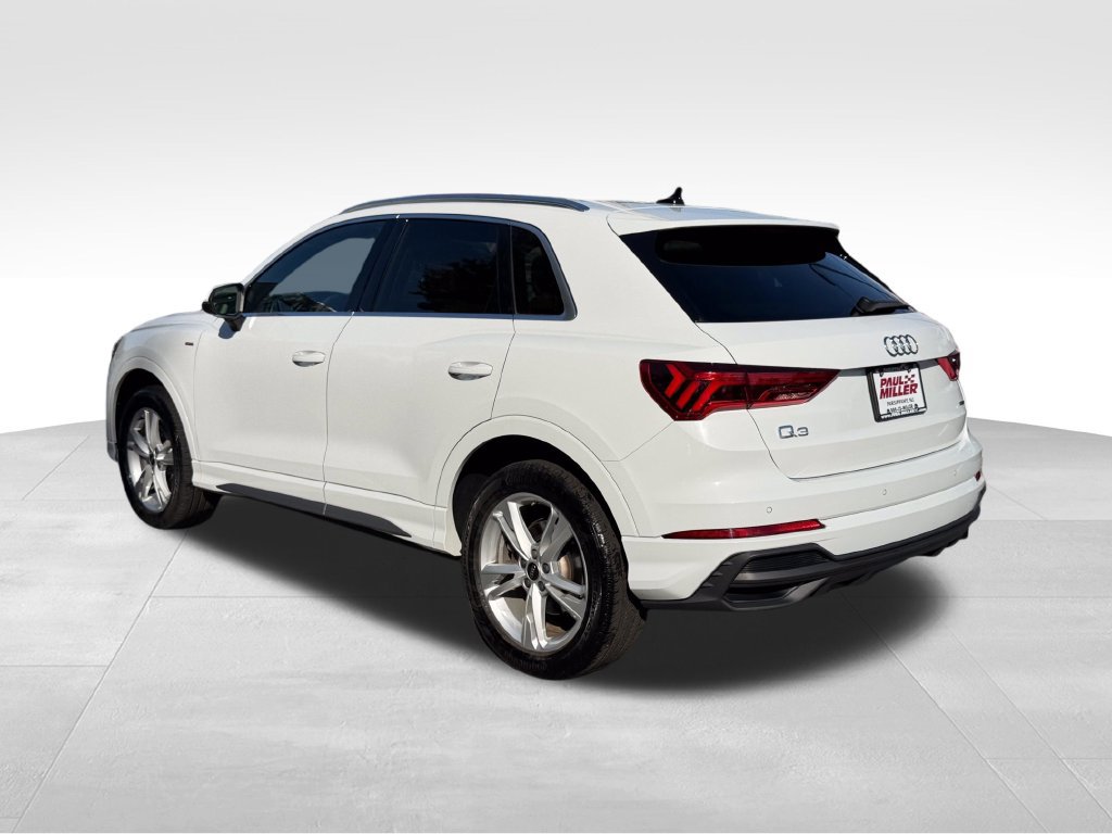 Used 2023 Audi Q3 2.0T Premium w/ Convenience Package AWD/4WD image 5