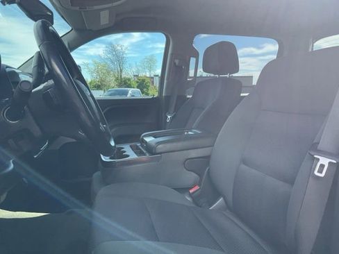 Used 2015 Chevrolet Silverado 2500 LT w/ LT Convenience Package AWD/4WD image 2