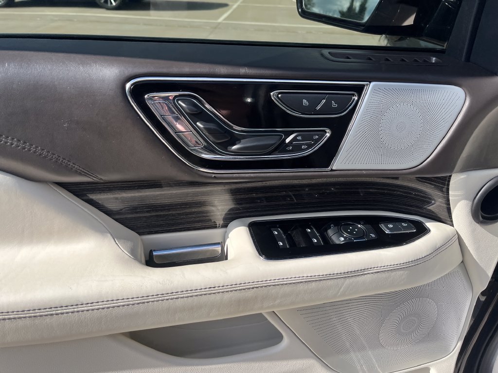 Used 2023 Lincoln Navigator L Black Label AWD/4WD image 12