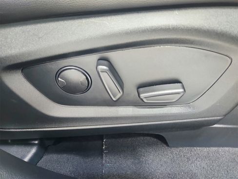 Used 2023 Ford Explorer Limited image 41