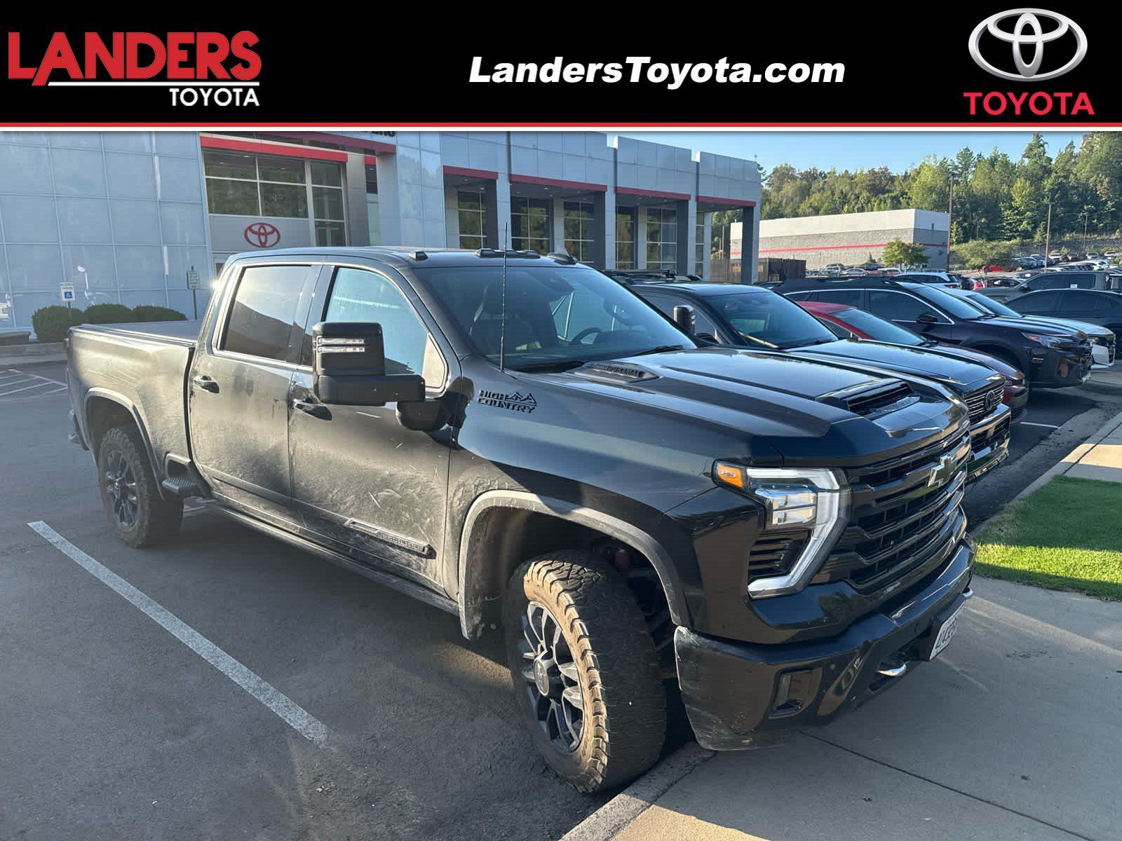 Used 2025 Chevrolet Silverado 2500 High Country w/ High Country Premium Package AWD/4WD image 1