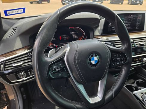 Used 2020 BMW 530i w/ Premium Package RWD image 9