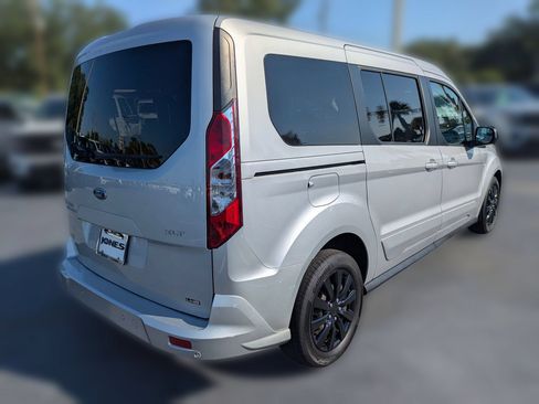 Used 2022 Ford Transit Connect XLT FWD image 4