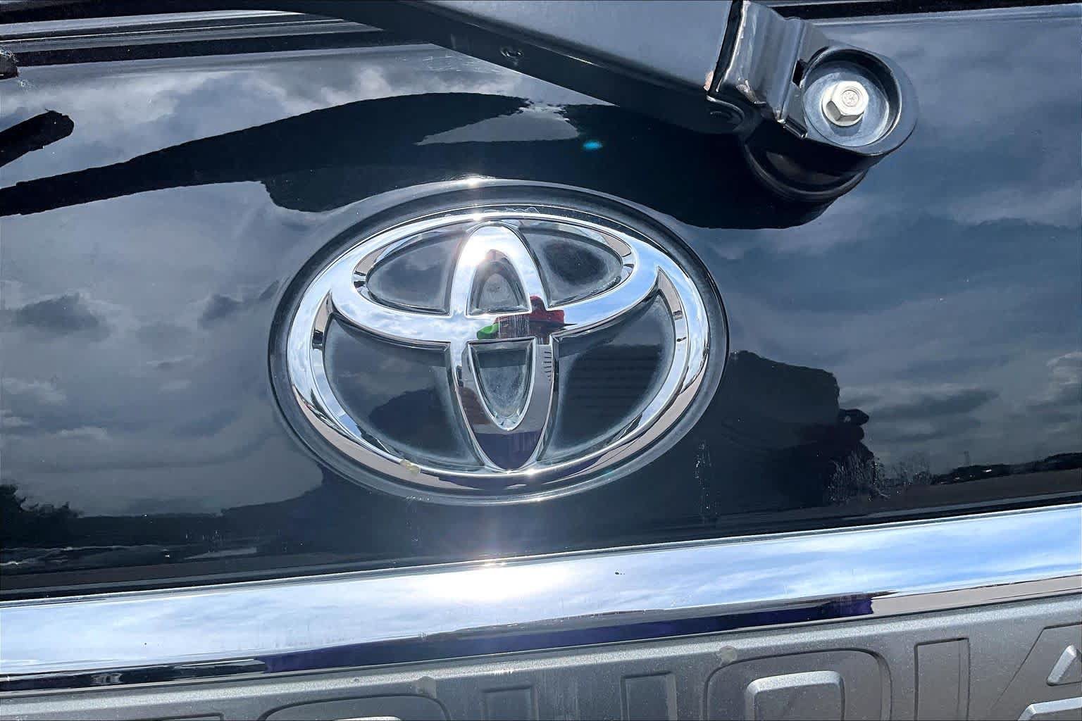 Used 2012 Toyota Sequoia Limited RWD image 30