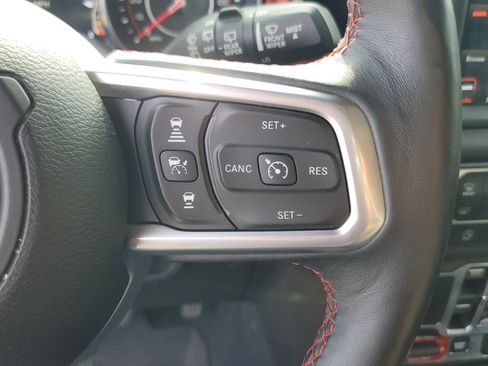 Used 2019 Jeep Wrangler Unlimited Rubicon w/ Dual Top Group AWD/4WD image 17