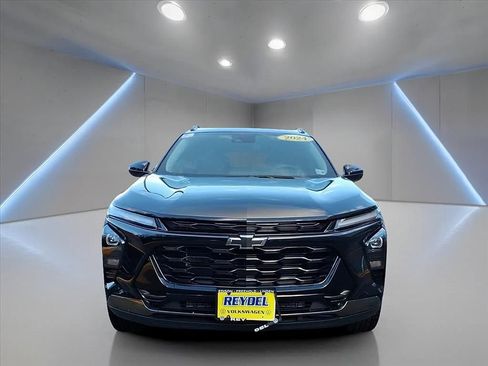 Used 2024 Chevrolet Trax ACTIV w/ Driver Confidence Package image 2