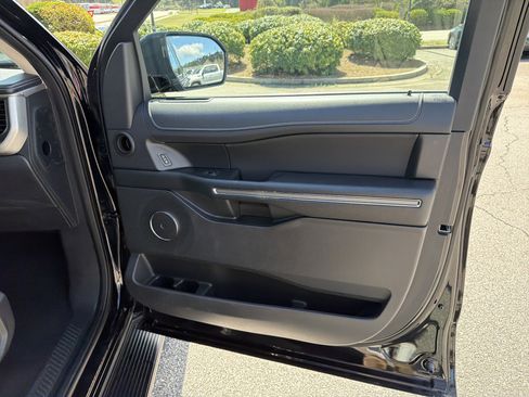 Used 2024 Ford Expedition Max XLT image 28