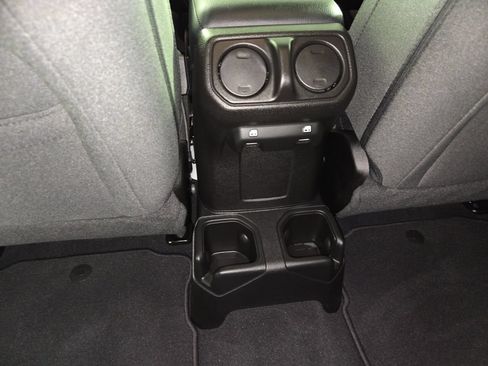 Used 2026 Jeep Wrangler Unlimited Sport AWD/4WD image 19
