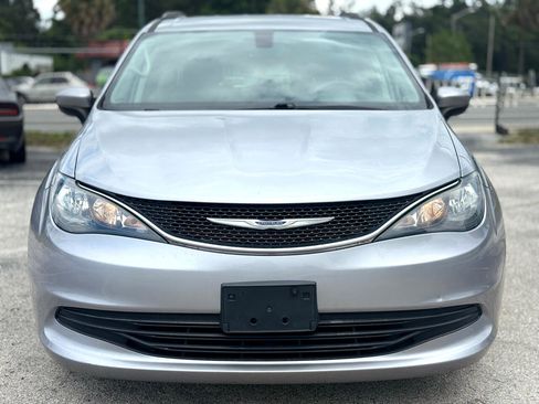 Used 2020 Chrysler Voyager Lxi image 8