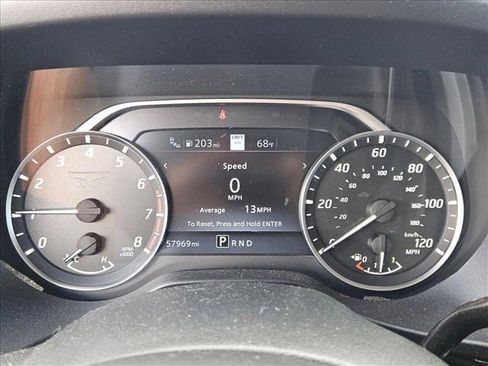 Used 2021 Nissan Titan SV w/ SV Convenience Package image 11