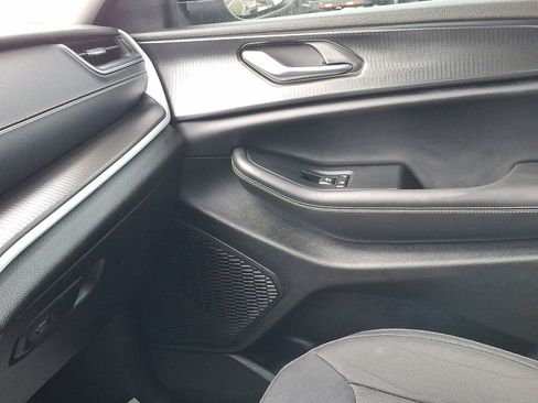 Certified 2023 Jeep Grand Cherokee Laredo w/ Luxury Tech Group I image 31