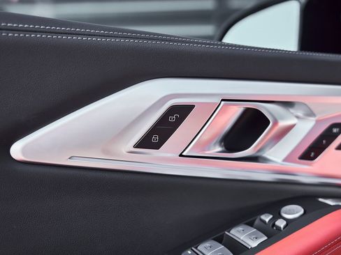 Used 2025 BMW XM image 34