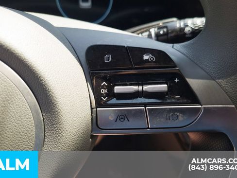 Certified 2024 Hyundai Elantra SEL FWD image 11