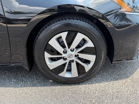 Used 2024 Nissan Altima 2.5 S FWD image 19