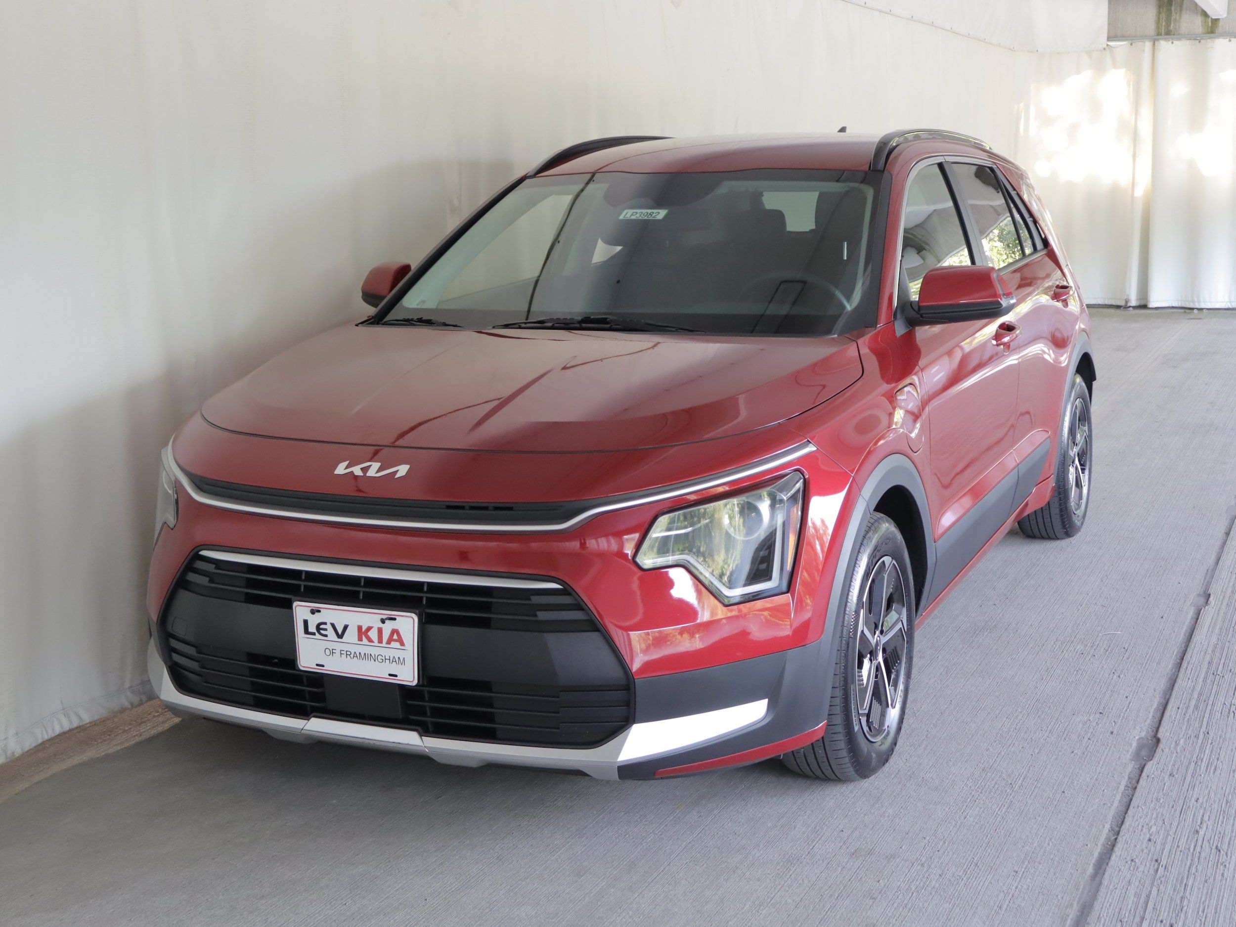 Used 2024 Kia Niro EX w/ EX Cold Weather Package FWD image 21