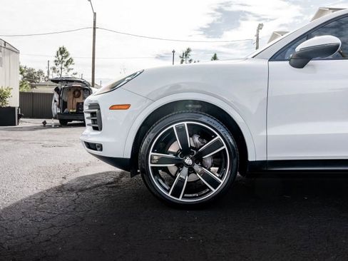 Used 2020 Porsche Cayenne image 32