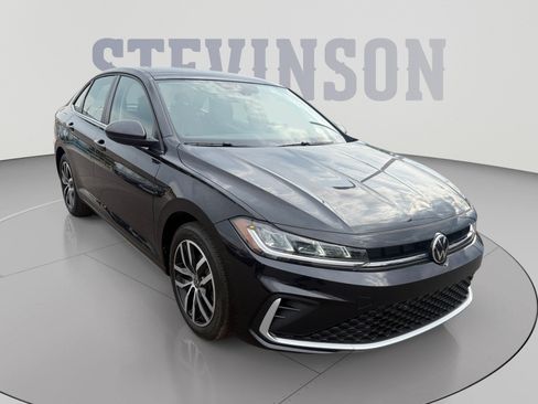 Used 2025 Volkswagen Jetta SE FWD image 7