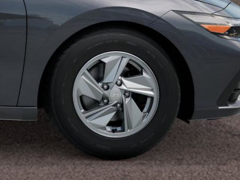 New 2026 Hyundai Elantra SE image 8