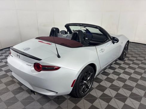 Used 2018 MAZDA MX-5 Miata Club image 36