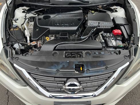 Used 2016 Nissan Altima 2.5 SR FWD image 38