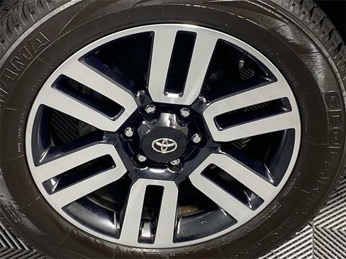 Used 2022 Toyota 4Runner Limited image 30