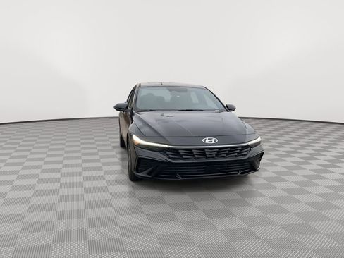 New 2025 Hyundai Elantra Limited image 5